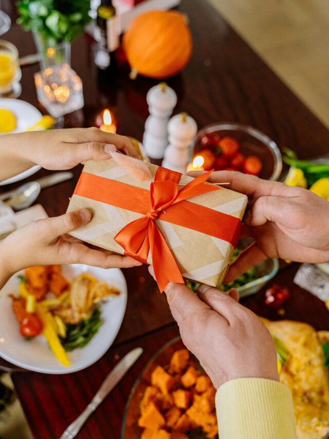 9 Best Food Gifts To Make The Holidays Delicious